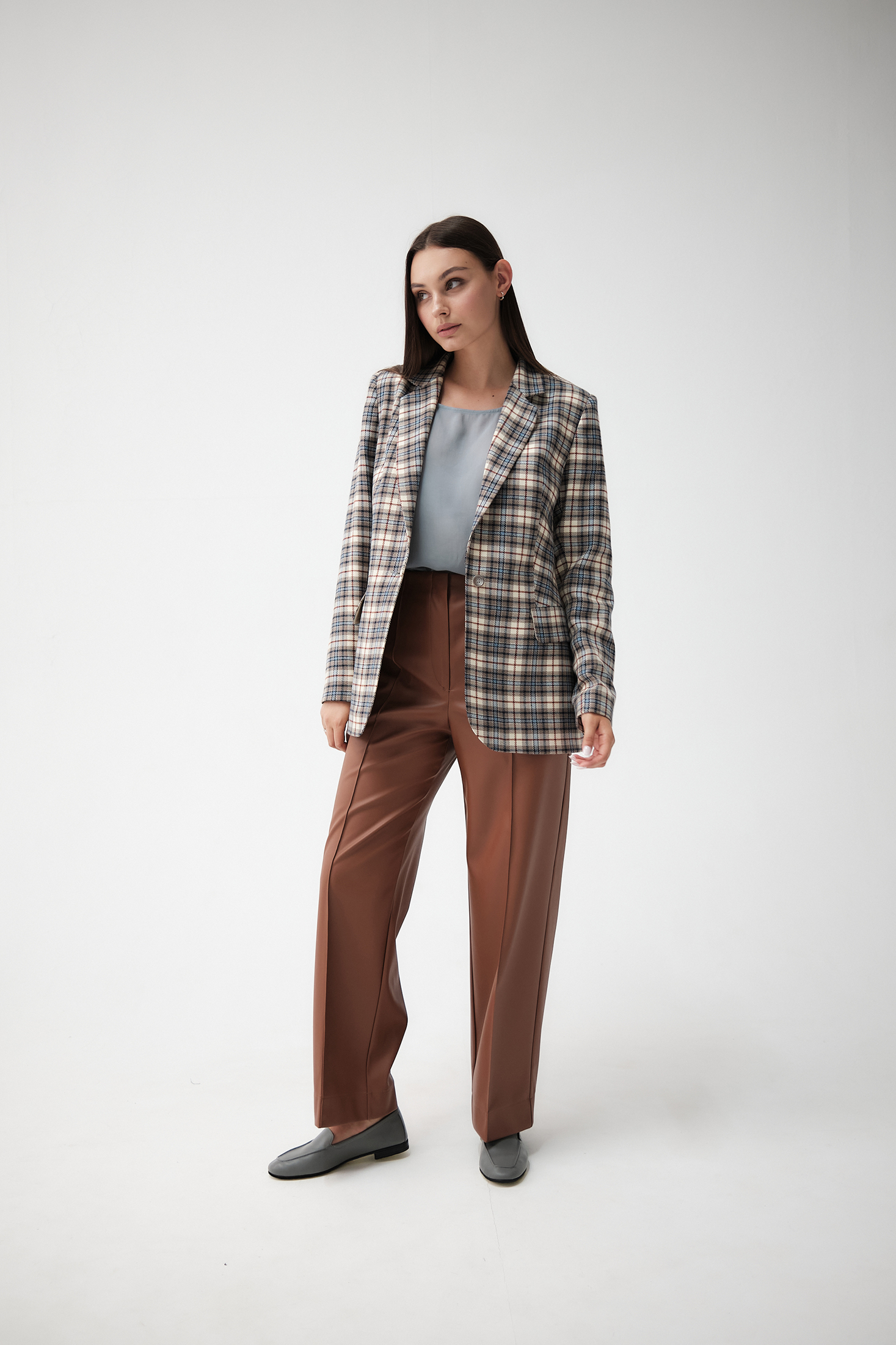 single-breasted-plaid-blazer-3