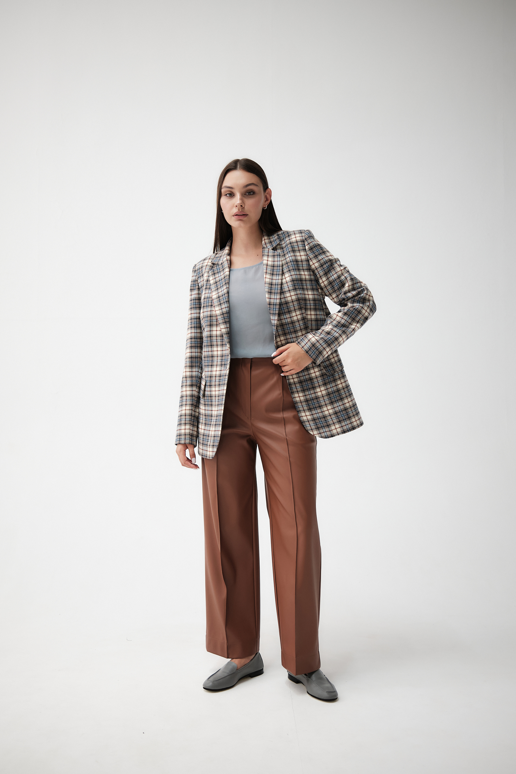 single-breasted-plaid-blazer-5